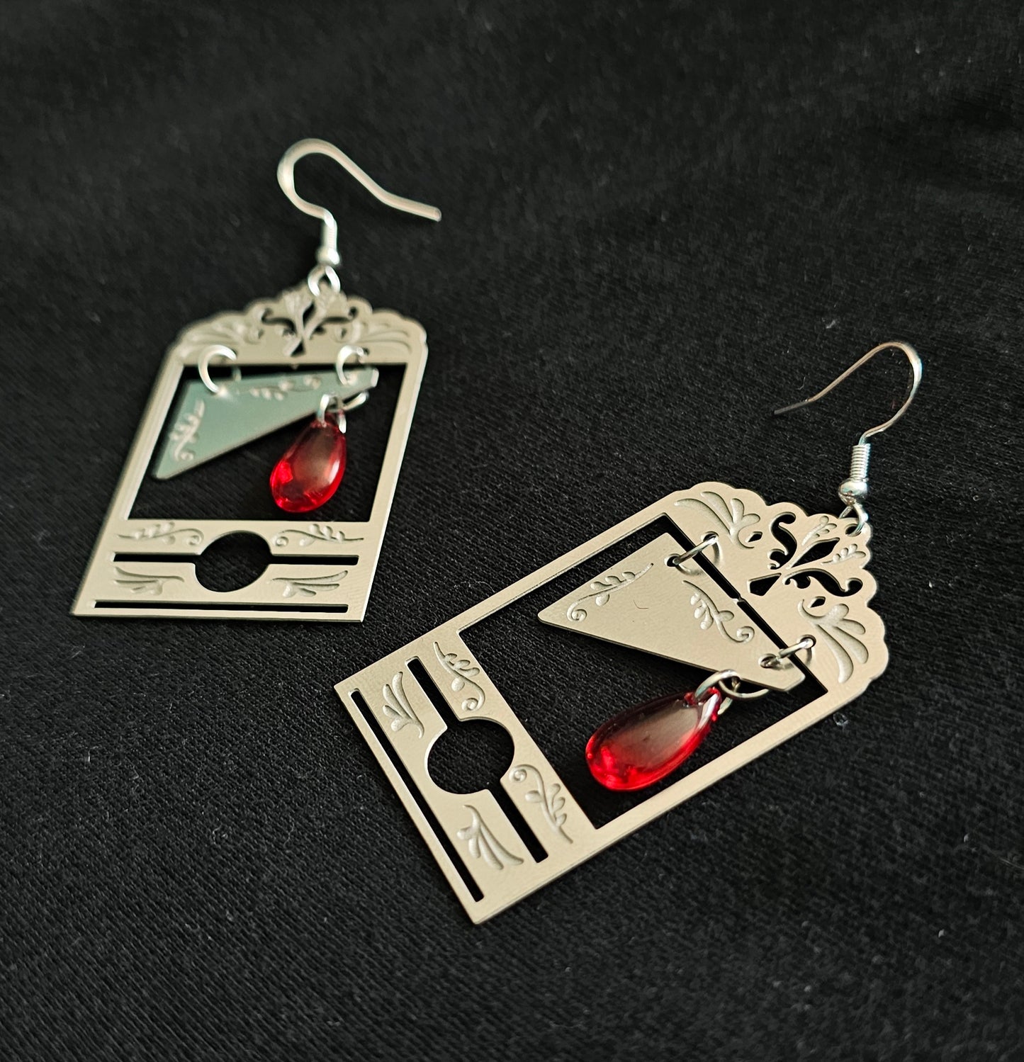 Blood drop guillotine