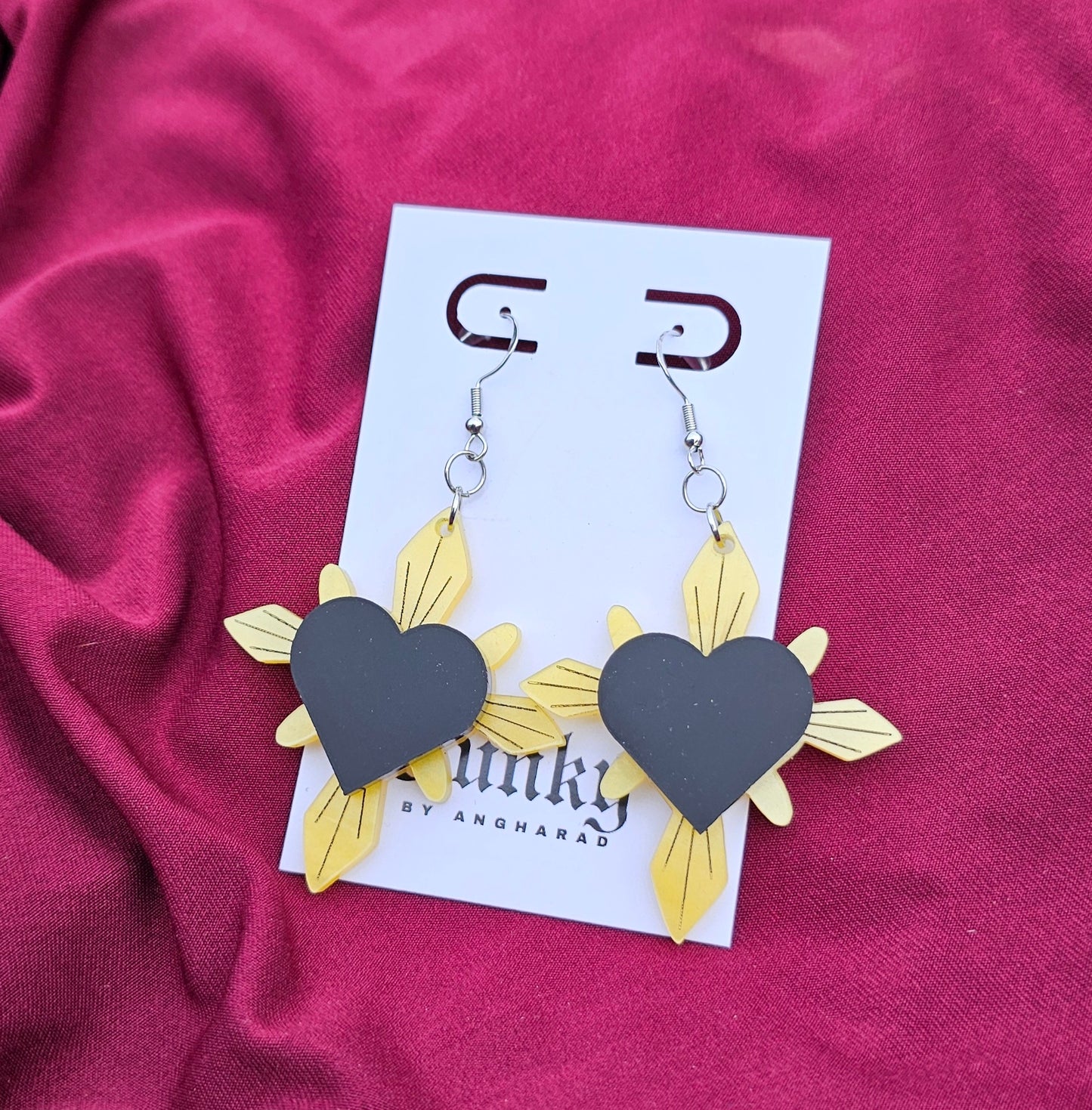 Black haunted hearts