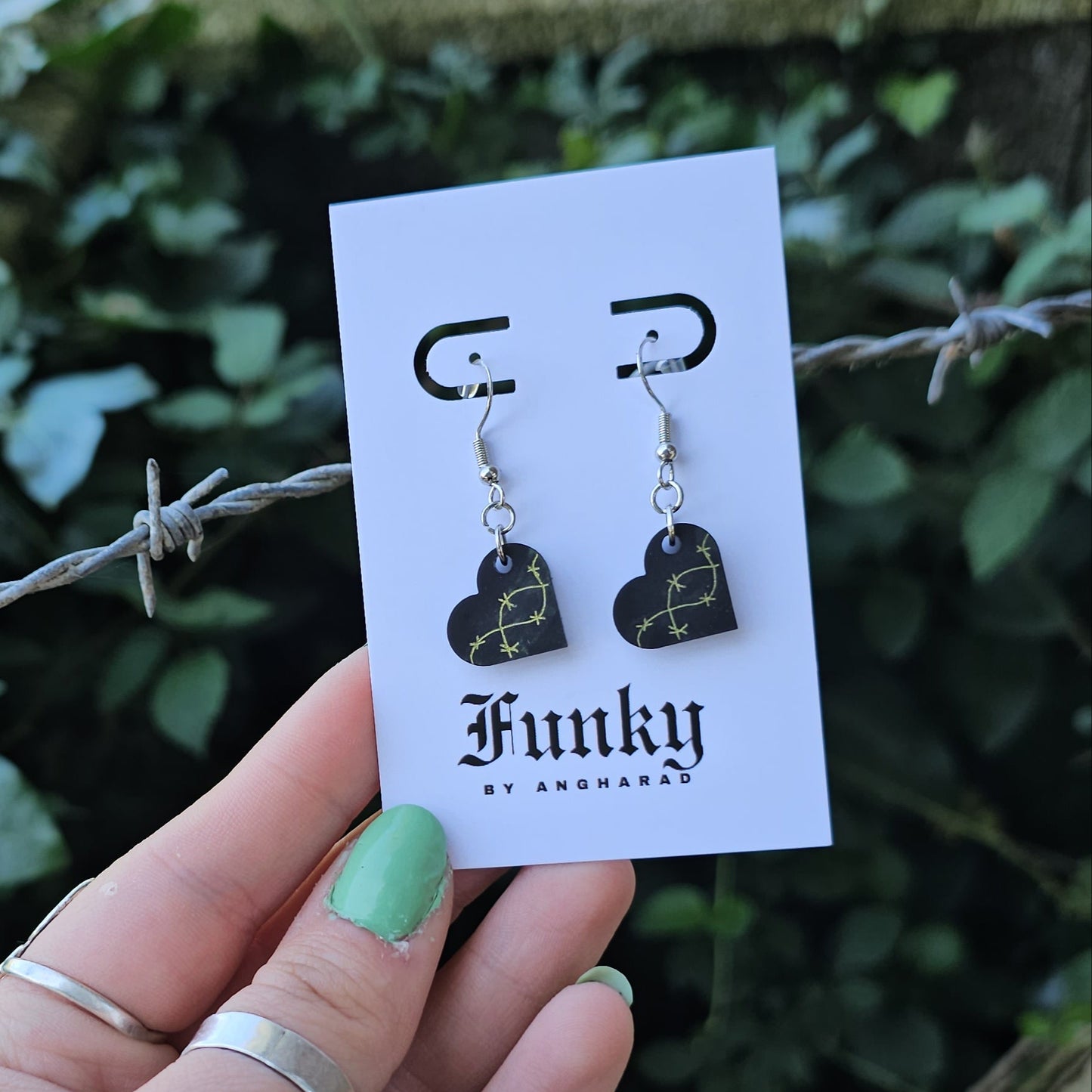 small barbed hearts