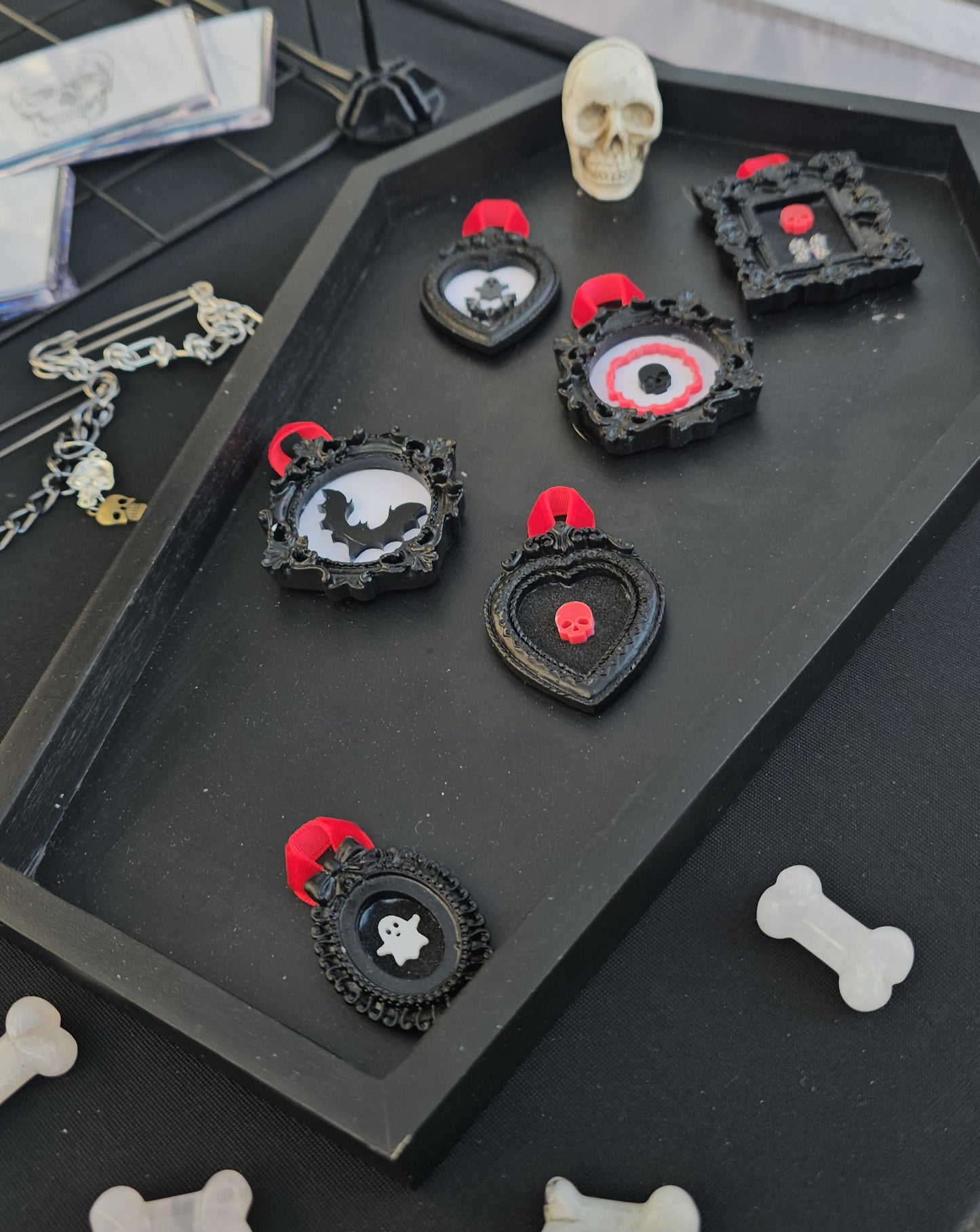 Red skull mini frame