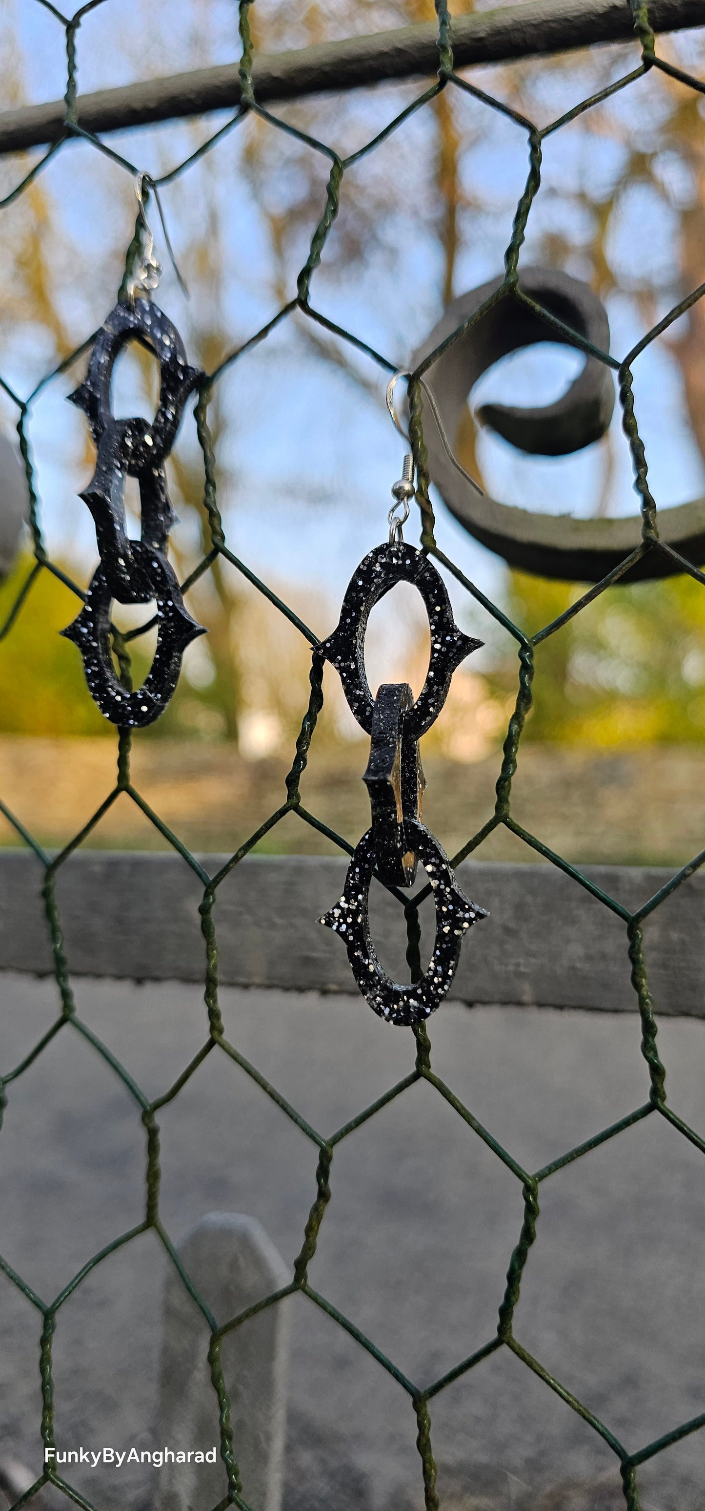 Spike chain