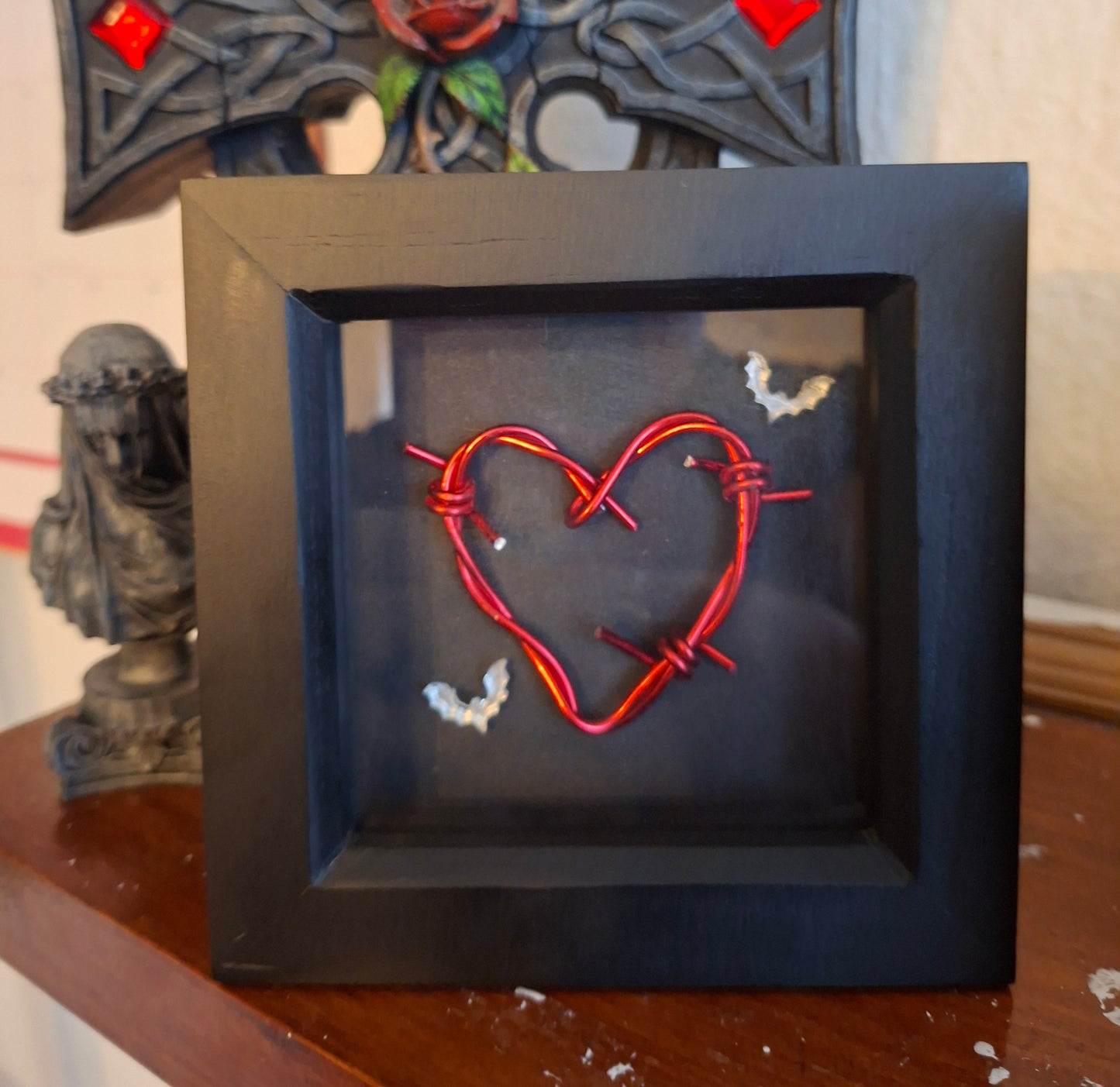 Bat barbwire heart frame