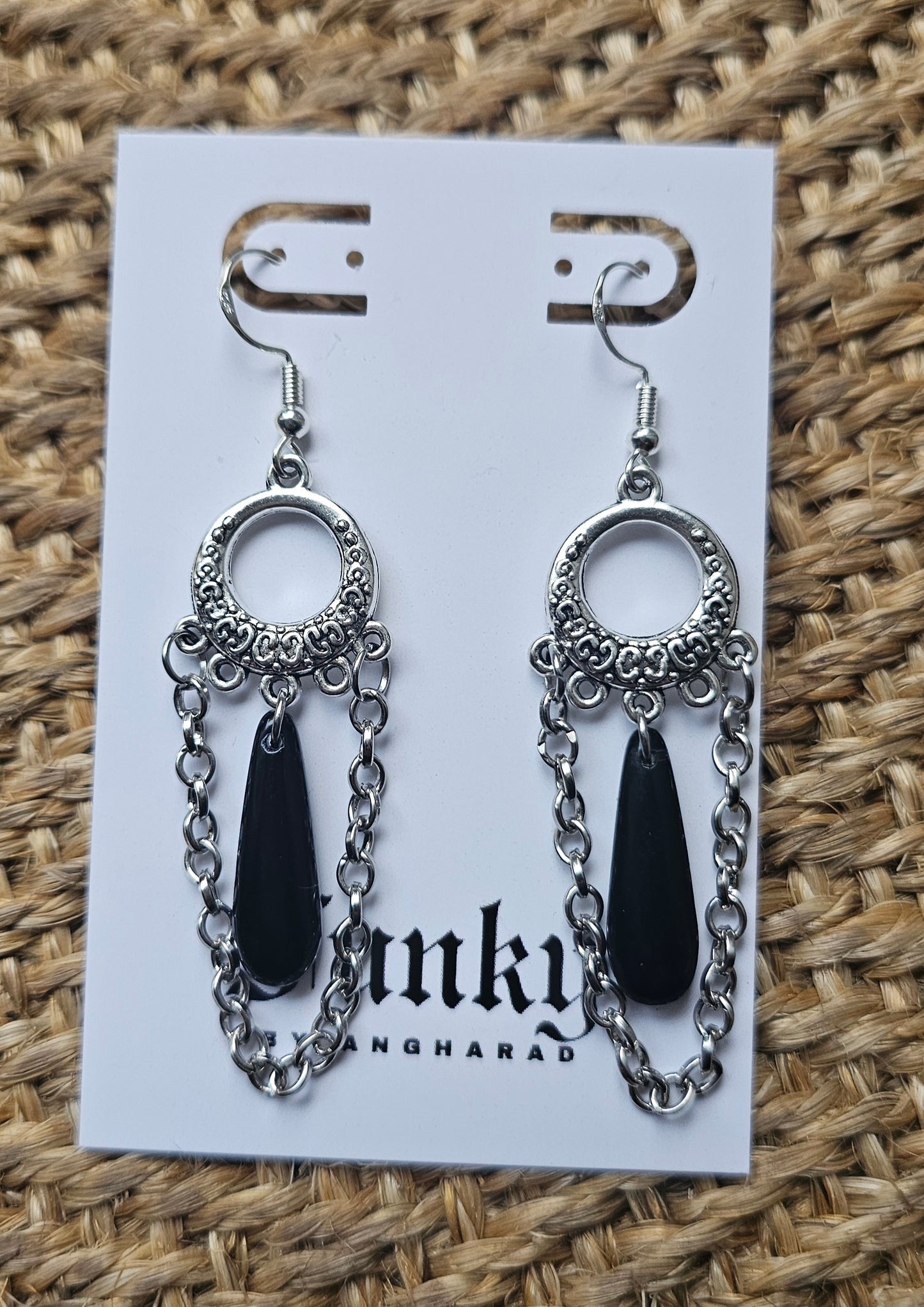 Chain drop