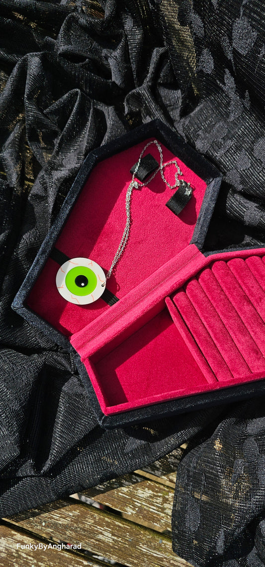 Creepy eye necklace