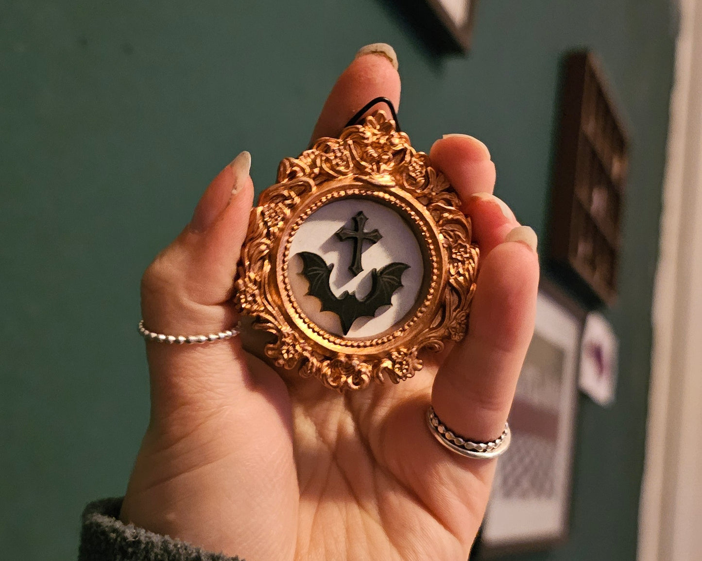 Bat and cross mini frame