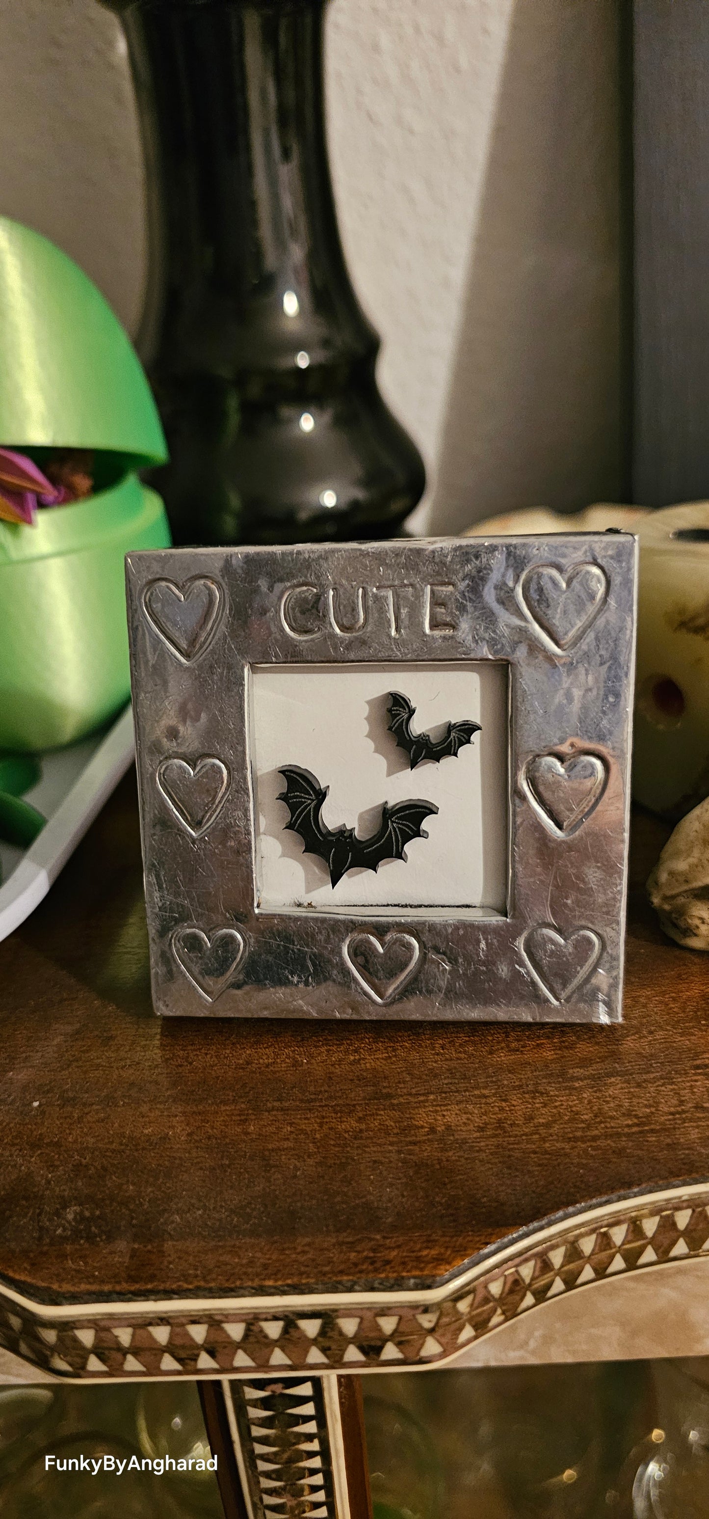 Cute flight frame