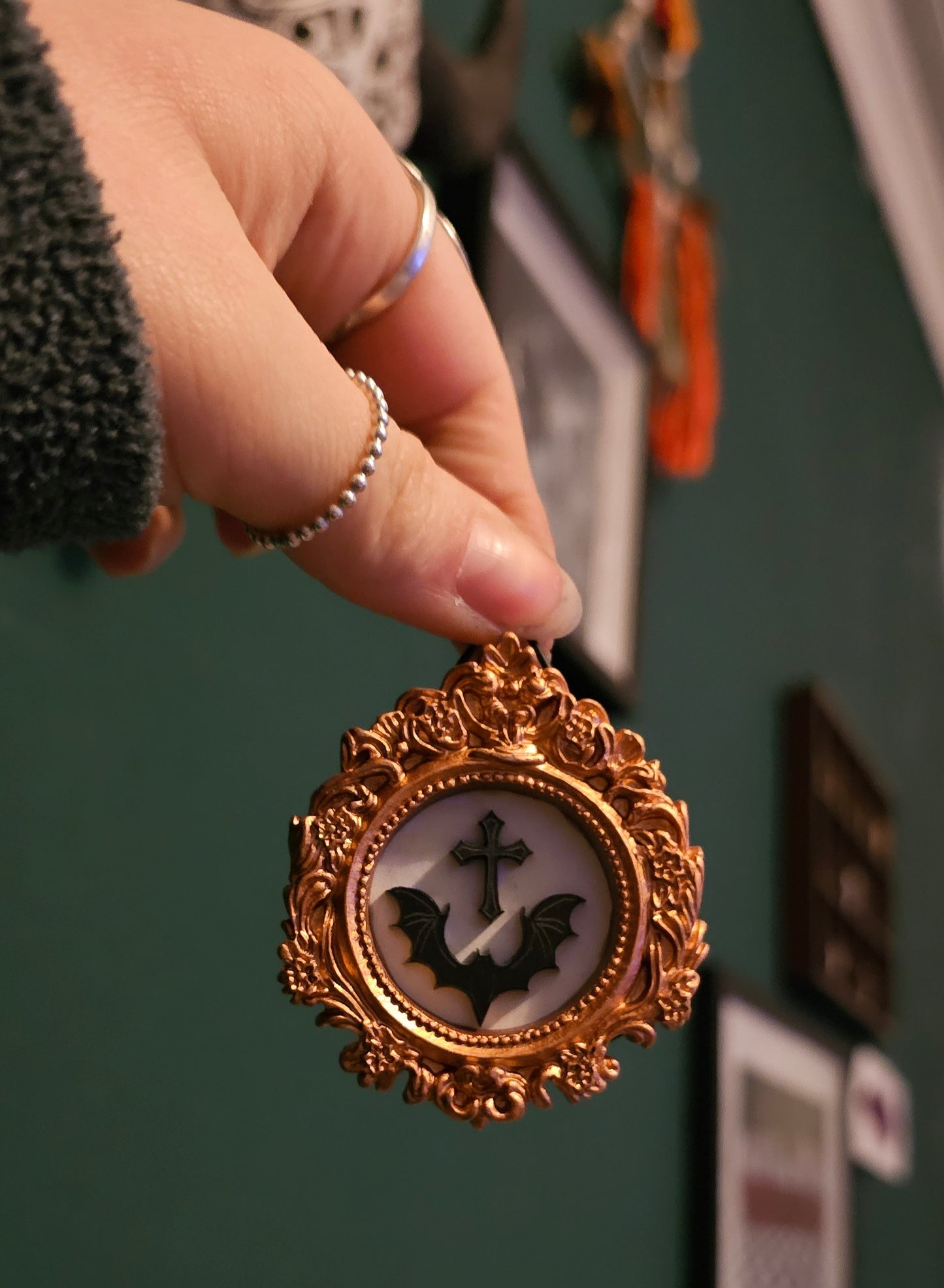 Bat and cross mini frame