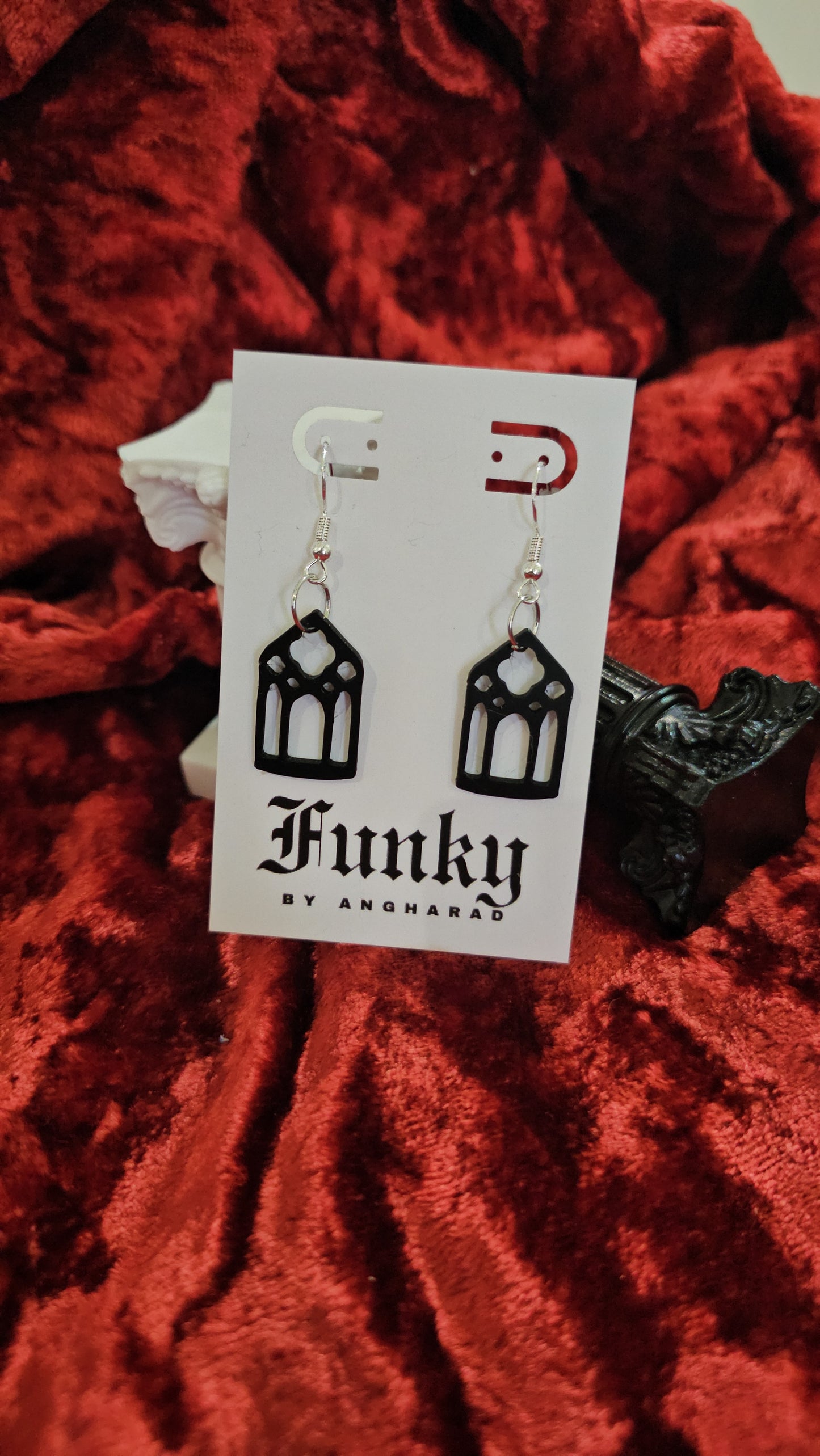 Small window earrings