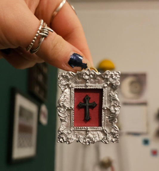 Gothic cross mini frame