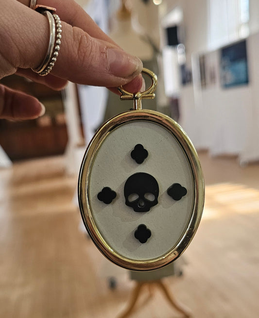 Skull frame