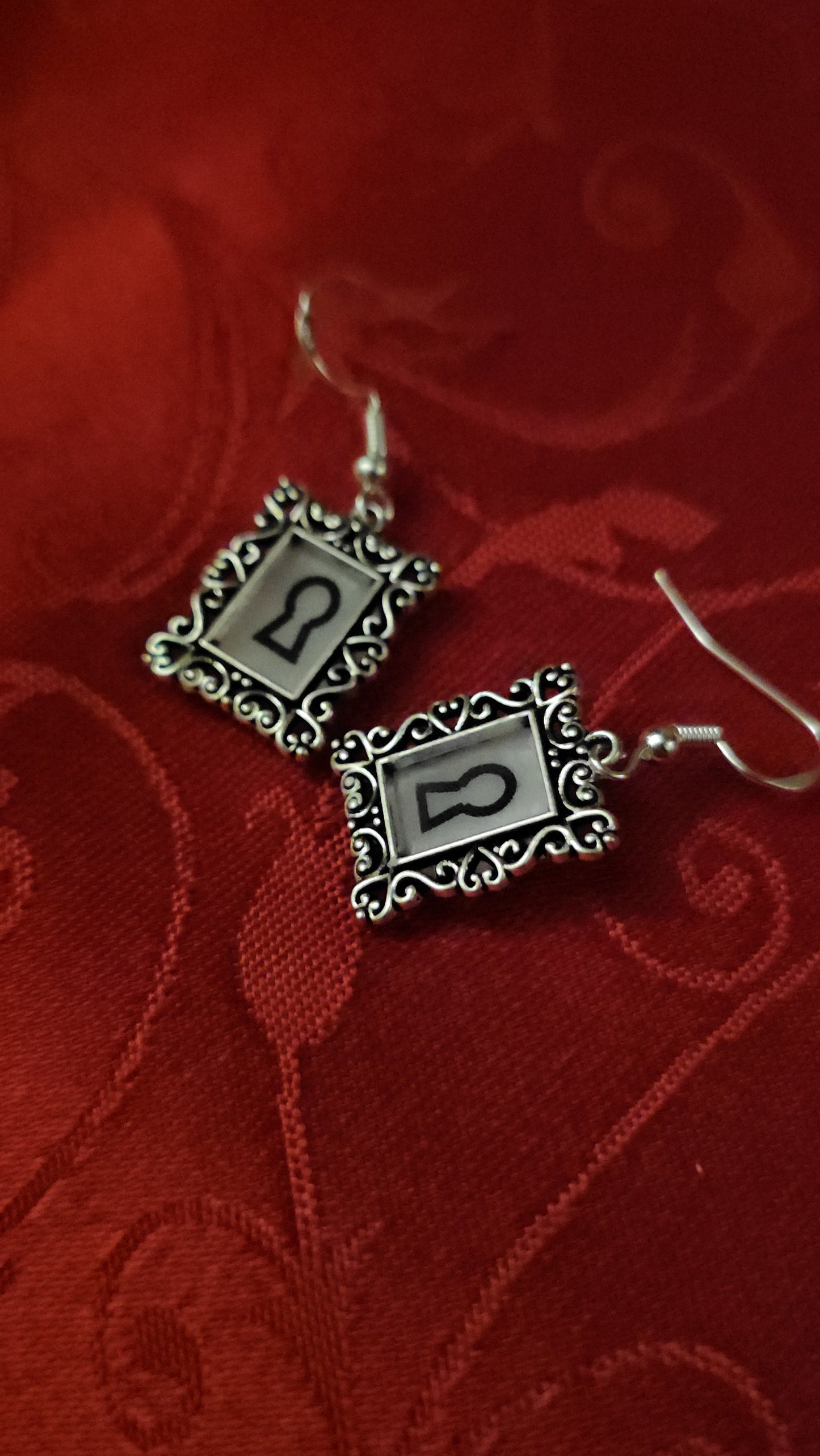 Mini frame earrings