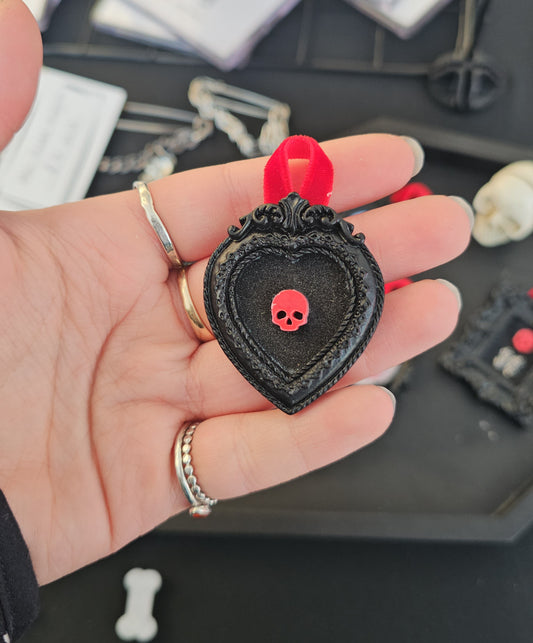 Red skull mini frame