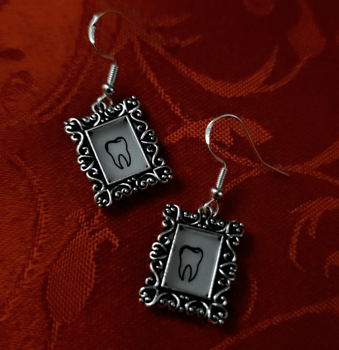 Mini frame earrings