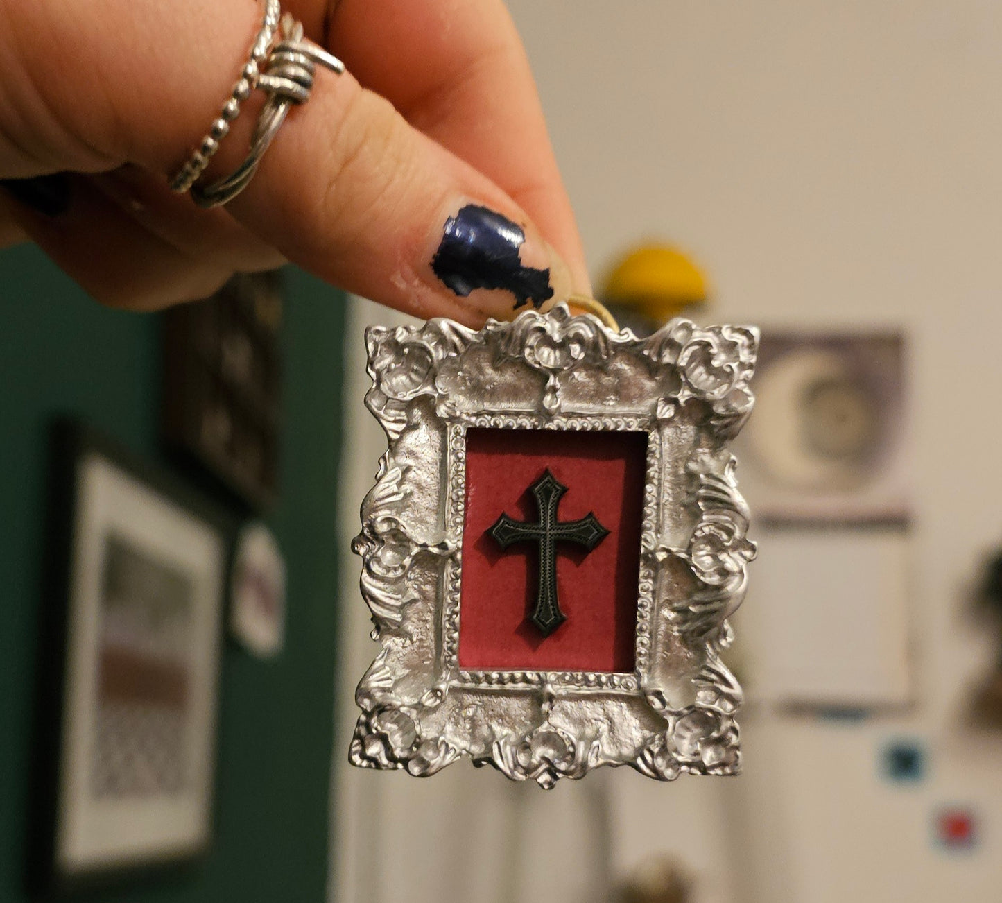 Gothic cross mini frame