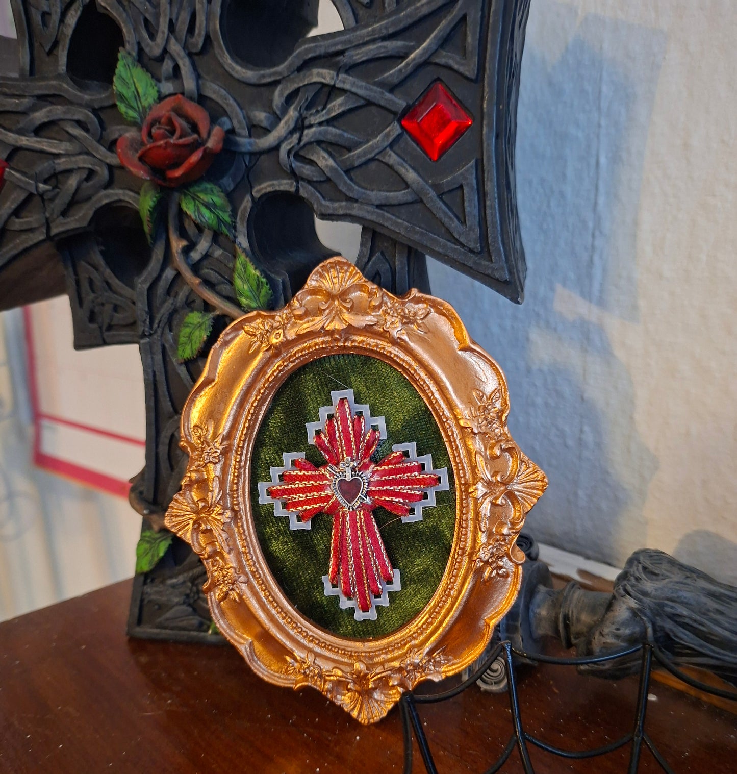 Gothic cross heart frame
